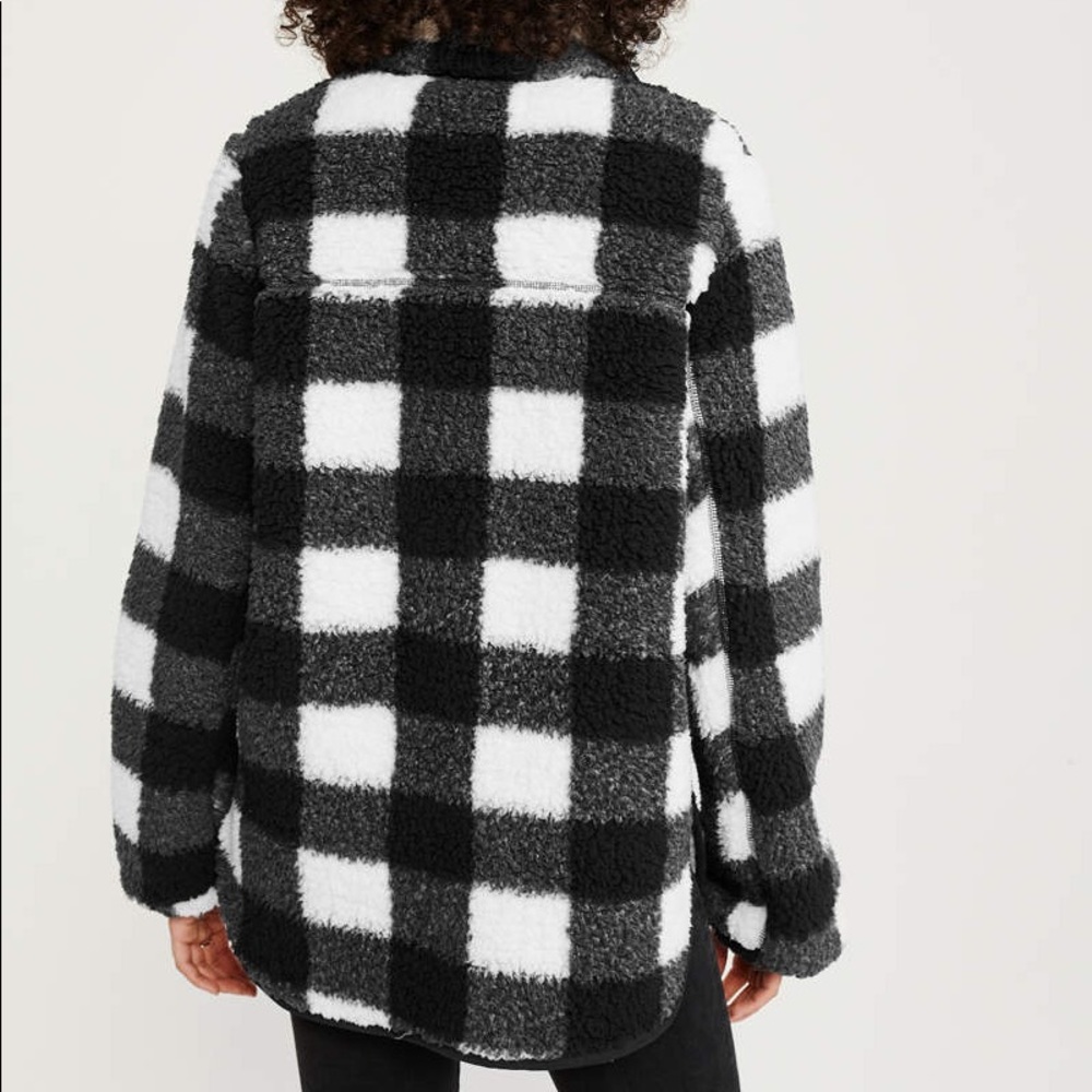 The Essential A&F Sherpa Fleece, Size Small - Picture 2 of 12